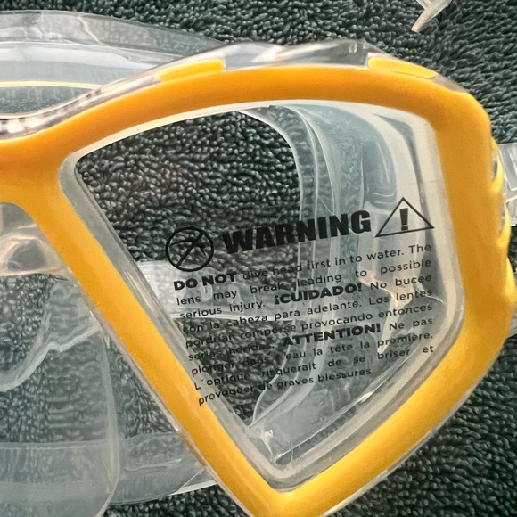 AQUA LUNG SWIM MASK AND SNORKEL- NWT YELLOW/ CLEAR/ BLACK-CHILD- CUB COMBO - Picture 2 of 14